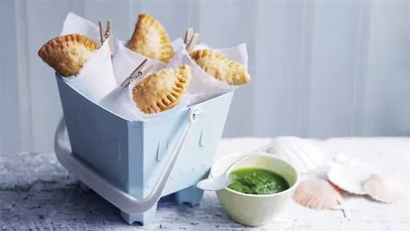 Empanady z salsa verde