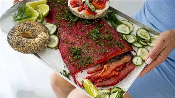 Gravlax z tartymi buraczkami