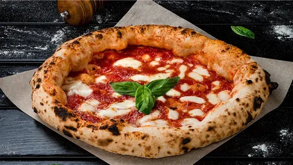 Pizza neapolitańska – przepis na klasyczną neapolitanę