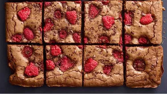 Brownie z malinami