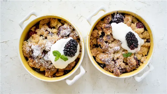 Cobbler z jeżynami