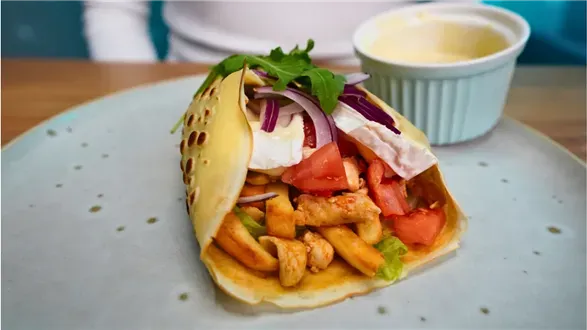 Kebab w naleśniku