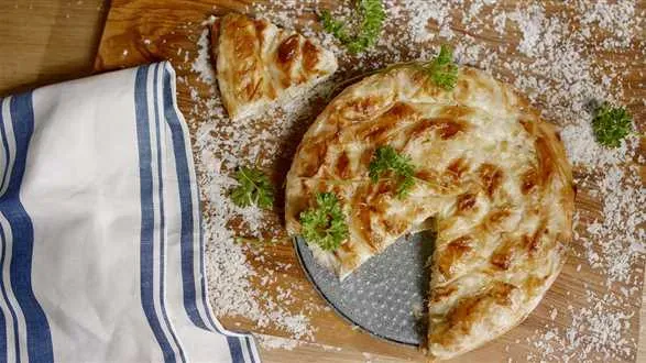 Banica z serem feta