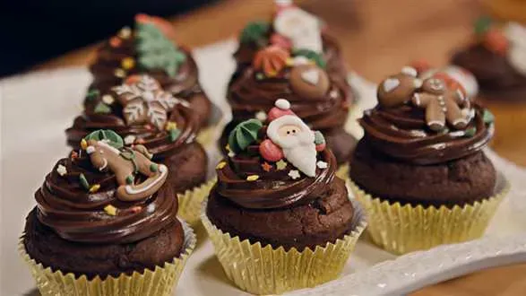 Muffiny piernikowe z powidłami i ganaszem czekoladowym