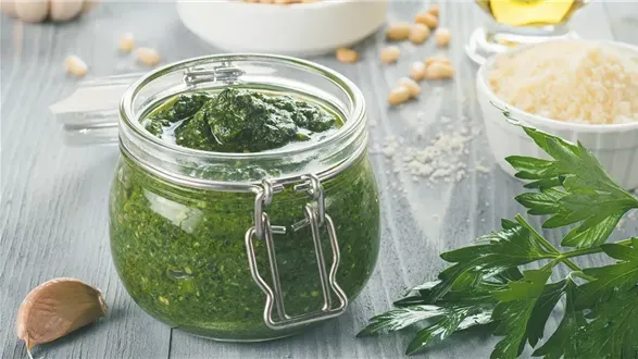 Pesto z pietruszki
