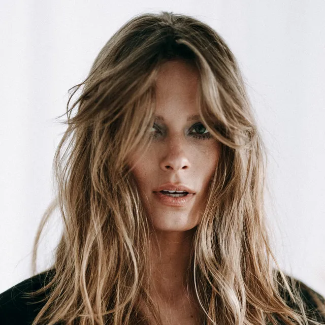 Julia Pośnik • Dyskografia • Życiorys • Utwory