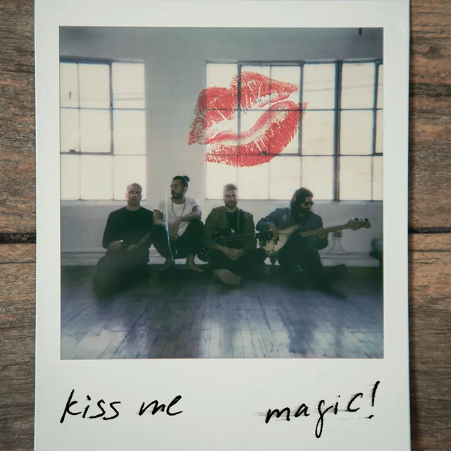 Kiss Me • Cały album • Wszystkie utwory • Wykonawca