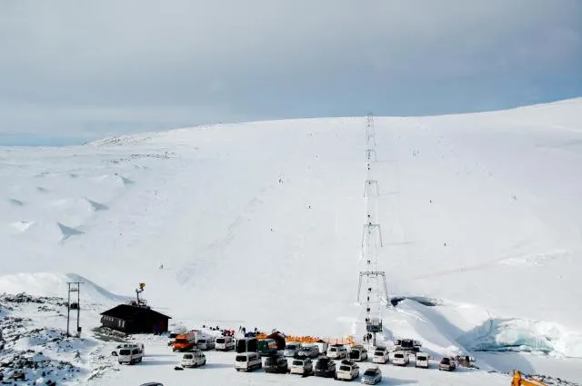 Galdhopiggen Glacier ski