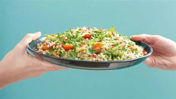 Tabbouleh z trzech rodzajów kaszy