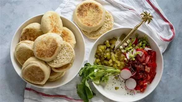 Angielskie muffinki śniadaniowe z serkiem