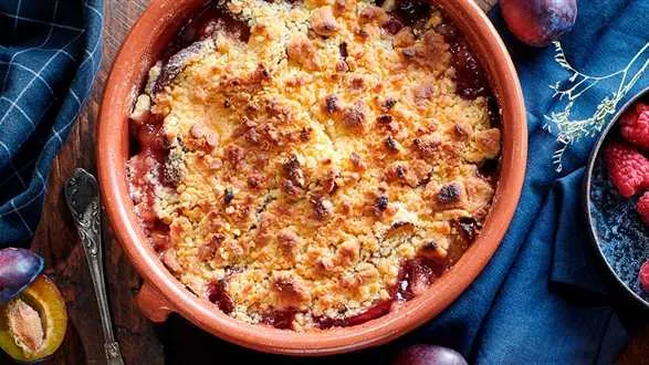 KRUSZONKA WEGAŃSKA I MALINY ZAPIEKANE POD KRUSZONKĄ