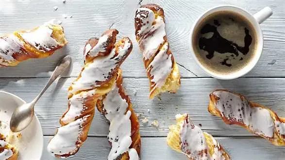 Drożdżowe paluchy z serem – przepis