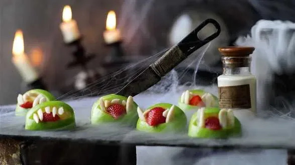 Halloweenowa przekąska z jabłek