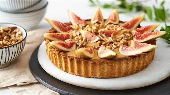 Tarta z masą krówkową i figami 