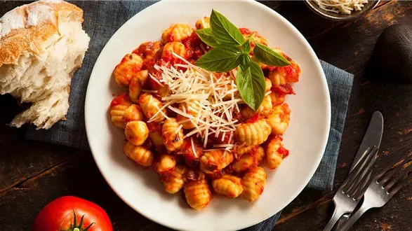 Gnocchi w sosie pomidorowym