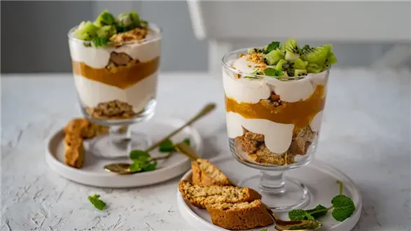 Proteinowy deser z ciasteczkami cantuccini