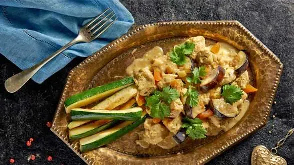 Kurczak w curry z imbirem i limonką