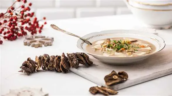 Zupa grzybowa z suszonych grzybów