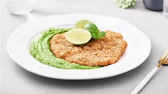 Kotlet schabowy w migdałowej panierce