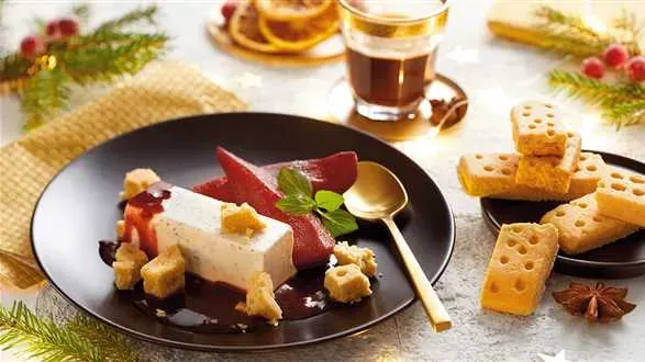 Parfait marcepanowo-makowe z gruszkami w czerwonym winie