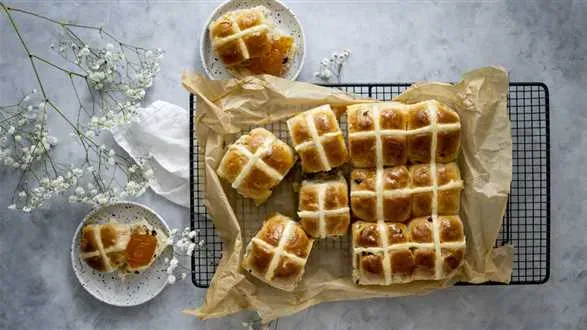 Słodkie wegańskie bułeczki Hot Cross Buns
