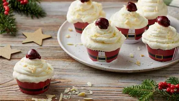 Muffiny Mikołajki z wiśniami i kremem mascarpone