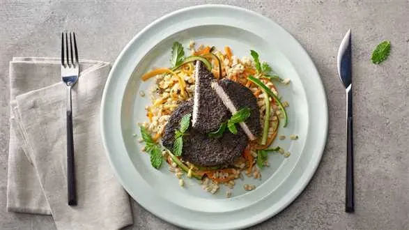 Schab panierowany w maku, musztardzie i miodzie