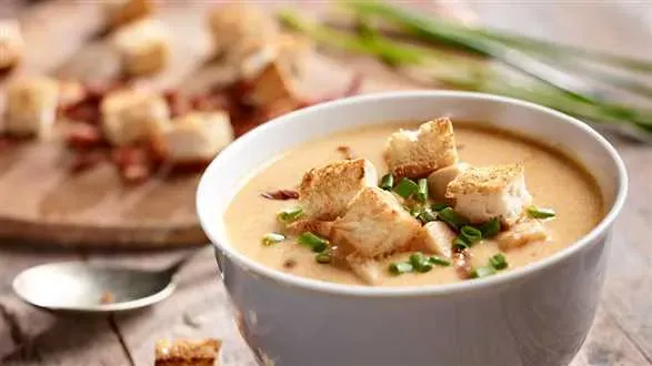 Zupa piwna z bekonem