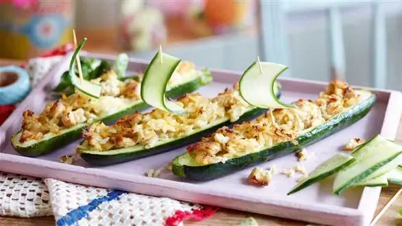 Stateczki z cukinii z nadzieniem z kurczaka i ryżu
