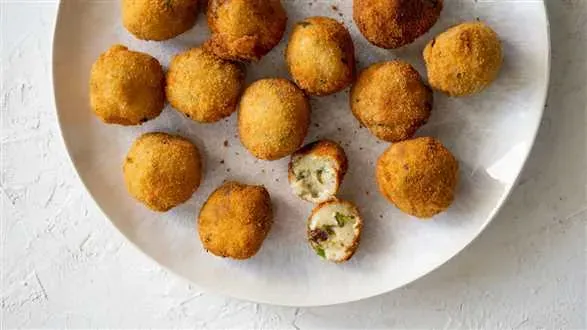 Krokiety z serem pavé