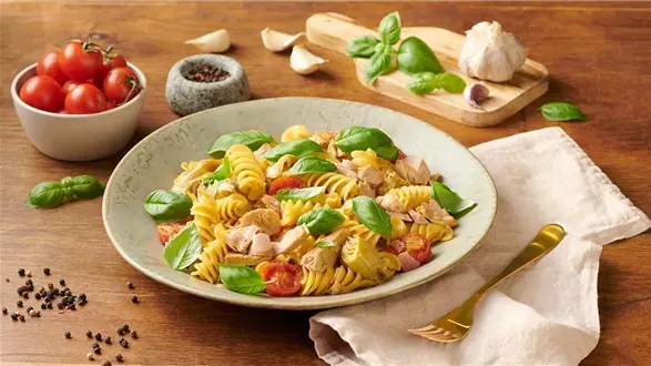 Makaron fusilloni z tuńczykiem i karczochami