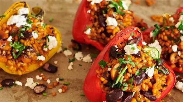 Papryka faszerowana wegetariańska - z kaszą i warzywami