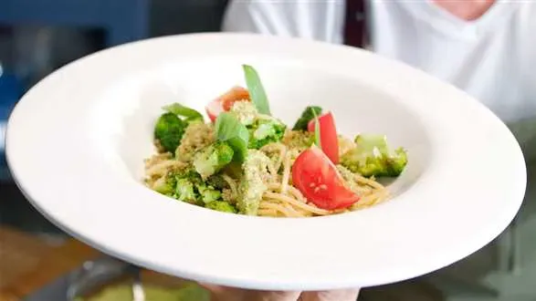 Spaghetti z pesto z brokułu