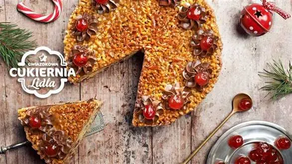 Tort migdałowo-miodowy z suszonymi figami i żurawiną