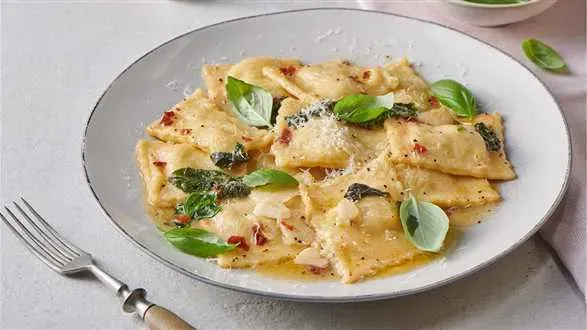 Ravioli z cukinią i ricottą