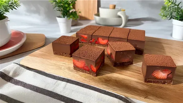 Ciasto „truskawki w czekoladzie”