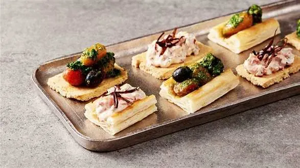 Sylwestrowe przekąski z ciasta francuskiego