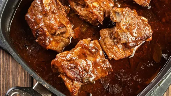 Duszone żeberka – przepis