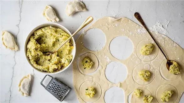 Farsz do pierogów z serem parmigiano reggiano