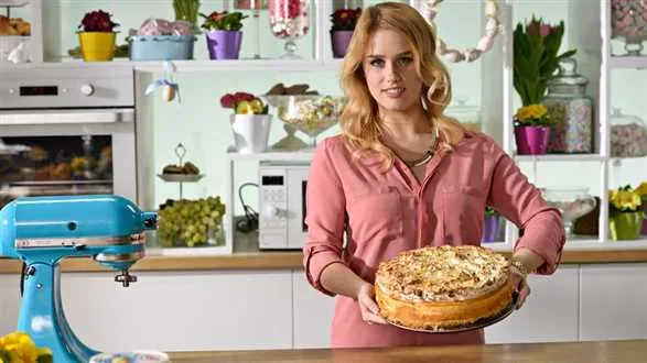 Sernik cytrynowo-limonkowy z bezą