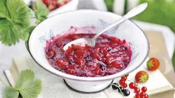 Konfitura truskawkowo-porzeczkowa