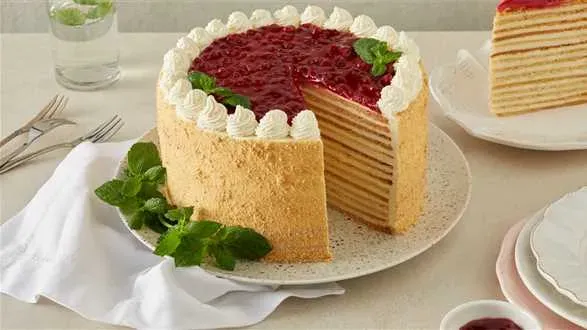 Tort marcinek z konfiturą żurawinową