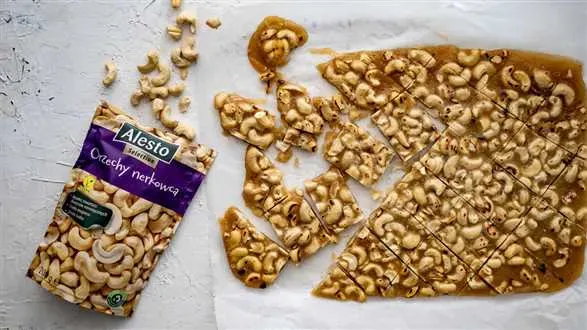 Nerkowce w kruchym karmelu (cashew brittle)