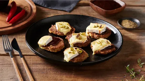 Placki ziemniaczane zapiekane z francuskim serem