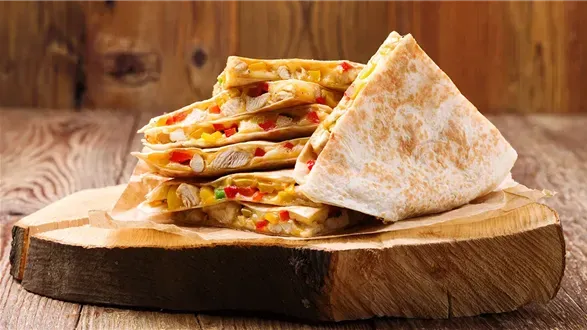 Qurrito — quesadilla z kurczakiem