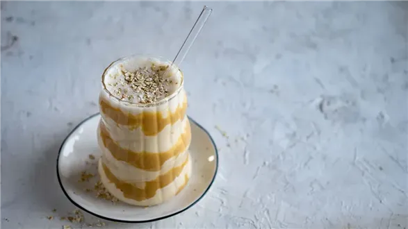 Koktajl proteinowy z masłem orzechowym