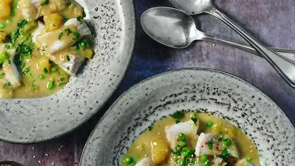 Curry rybne z mango i kolendrą