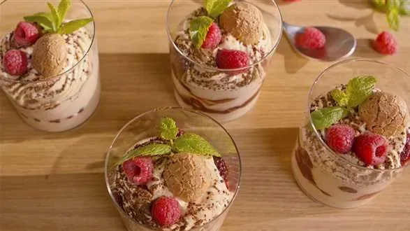 Kajmakowy deser tiramisu