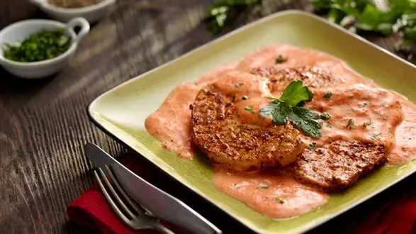 Schab w sosie paprykowym