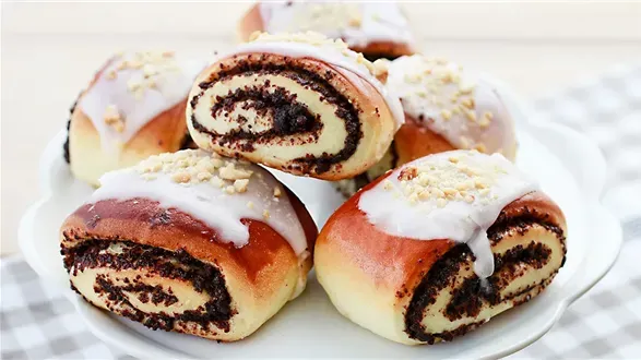 Drożdżówki z makiem